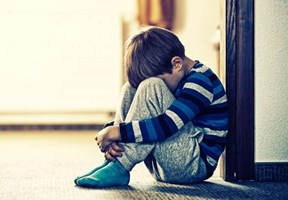 Dấu hiệu rối loạn phổ tự kỷ: bố mẹ nên biết sớm điều này