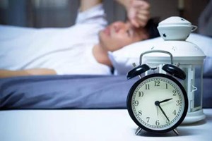 Điều chỉnh chế độ ăn uống cho người rối loạn giấc ngủ